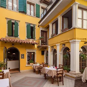 https://locanda-al-centrale.hotelinveneto.com